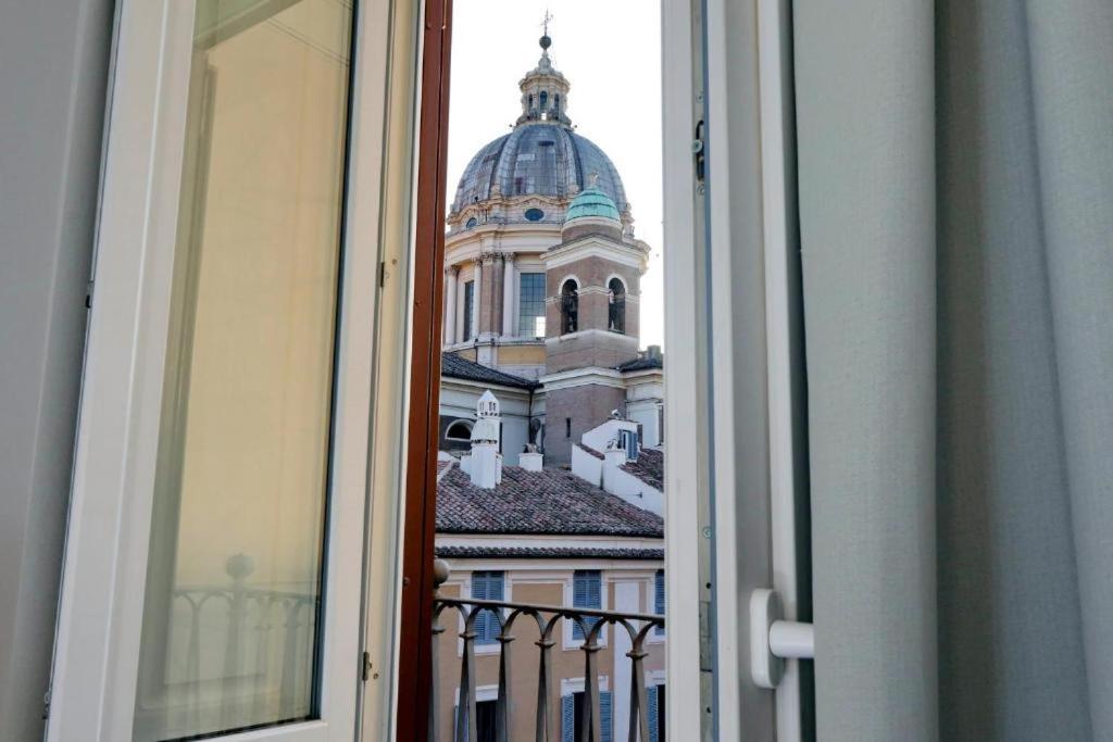 Della Croce Rooms Roma Esterno foto