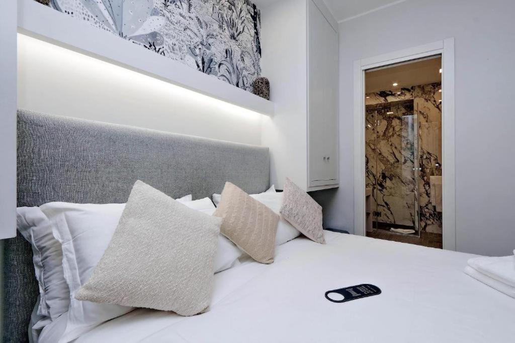 Della Croce Rooms Roma Esterno foto